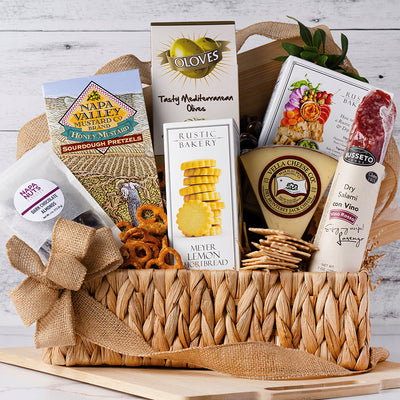 Gourmet Gratitude: Savory & Sweet Gift Basket