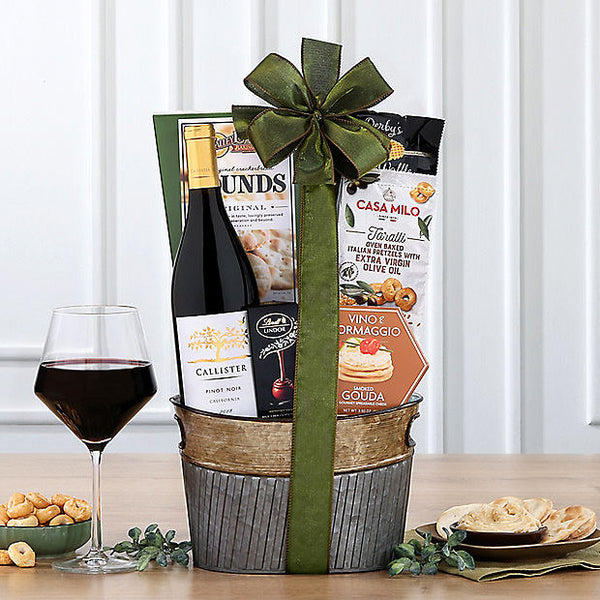 Callister Cellars Pinot Noir: Gourmet Wine Basket