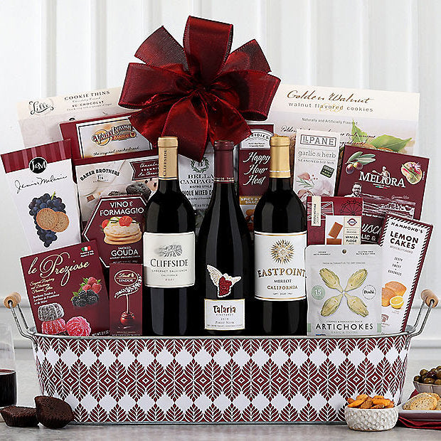 Red Wine Lovers: Holiday Wine Gift Basket